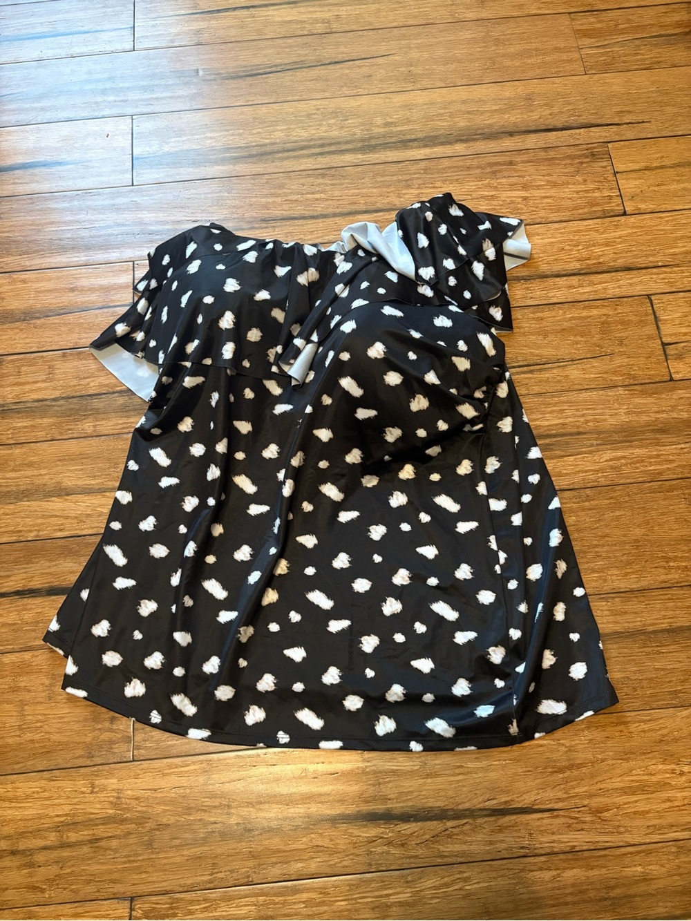 Cacique Swim Top Womens Size 22 Black White Over One Shoulder - Picture 2 of 5